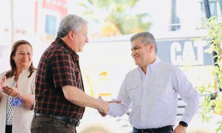 Llevamos agua a familias en Saltillo: Chema Fraustro