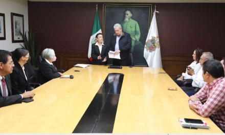 Presentan a Chema Fraustro Informe de Resultados de la Feria Saltillo 2022