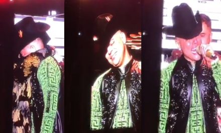 Eduin Caz rompe en llanto durante concierto tras recordar la muerte de su ‘hermano’ Giovanni