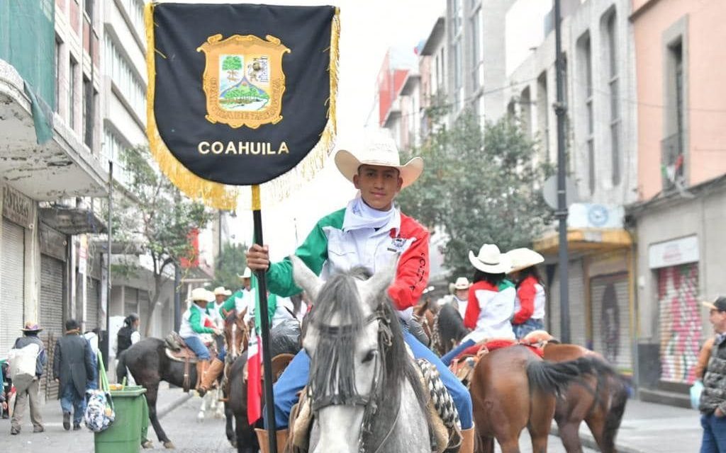 Brilla Coahuila en desfile de la CDMX