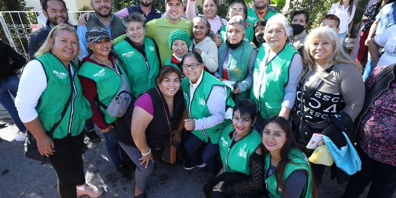 Lleva Mejora brigada al mercado de la Guayulera en Saltillo