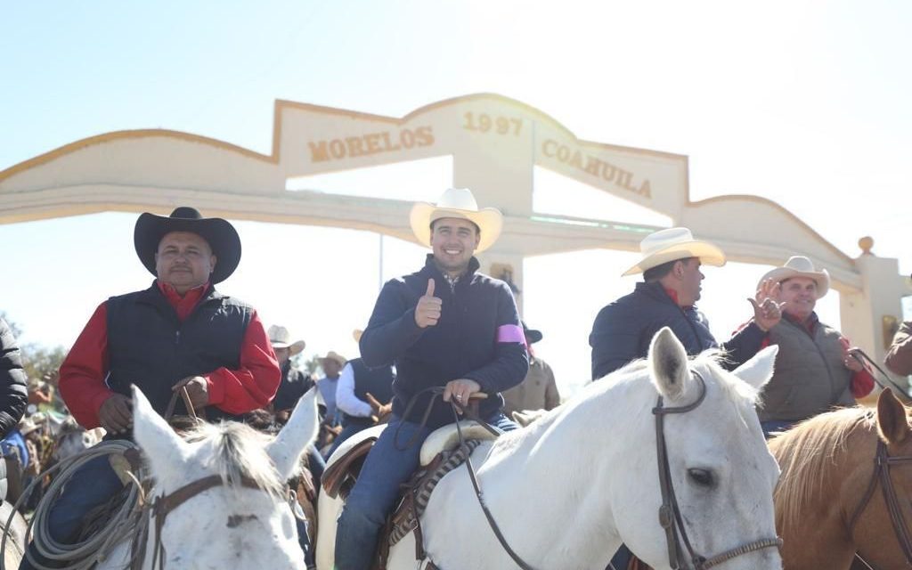 Encabeza Manolo la Cabalgata Revolucionaria número 27 de Morelos