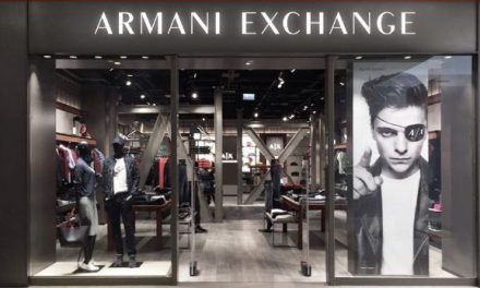 Empleado de Armani vende en 16 pesos chamarra de $16 mil por error