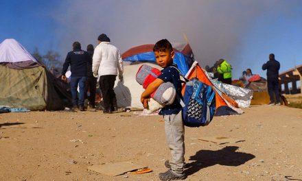 Desalojan a migrantes que tenían un mes en campamento de Ciudad Juárez