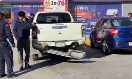 Intenta ingresar a tienda y lo chocan en Emilio Arizpe de la Maza, en Saltillo
