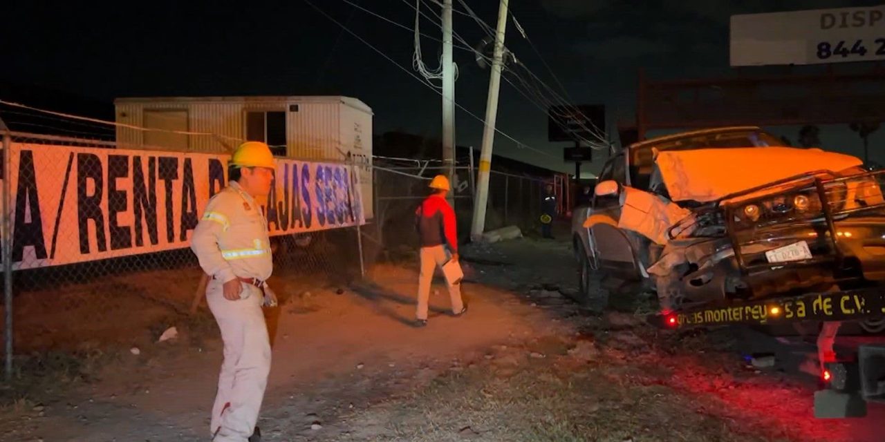 Ebrio choca contra poste y deja sin luz a varias colonias de Ramos Arizpe y Saltillo