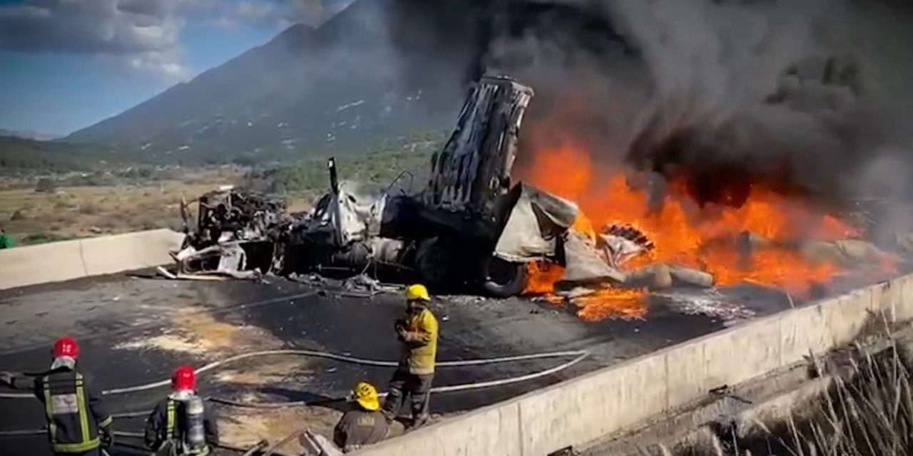 ¡Otra vez en Los Chorros! Trailero pierde la vida tras aparatoso accidente (video)