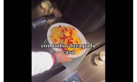 Video: Foráneos aprovechan las ‘sobras’ del cine VIP para llevarlas a casa y comer un día