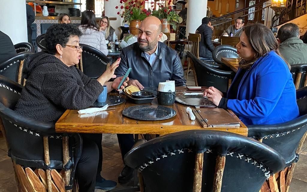 Líderes del PRI, PAN y PRD ‘cocinan’ la alianza en restaurante de Saltillo
