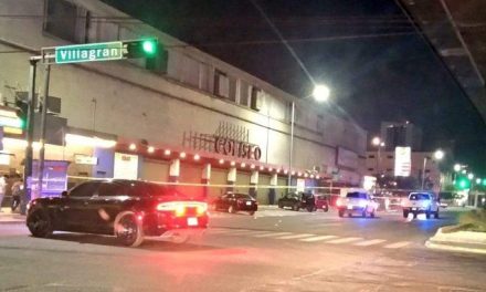Asesinan a un hombre cuando salía de ver las luchas en la Arena Coliseo de Monterrey