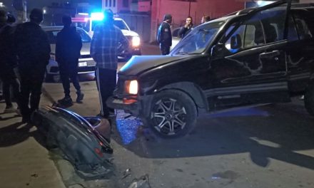 Saltillo: Ebrio destroza su camioneta e intenta engañar a las autoridades en la Vistahermosa