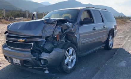 Mujer termina lesionada tras accidente carretero en Saltillo