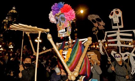 ¿Te deben pagar tiempo extra por trabajar el 1 y 2 de noviembre?
