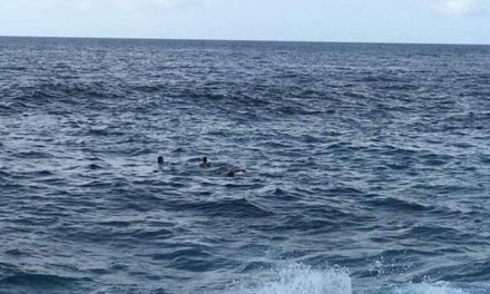 Video Fuerte: En lugar de ayudarlo, graban a niño cubano tratando de evitar que se ahogue