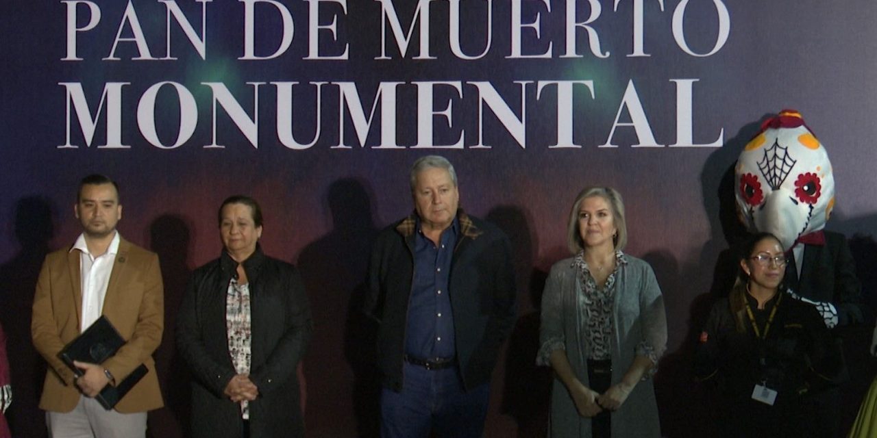 Degustan saltillenses pan de muerto monumental