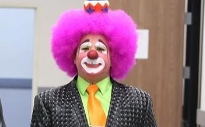Video: Platanito vuelve a causar controversia… cuenta chiste del feminicidio de Debanhi y el público se quedó en silencio