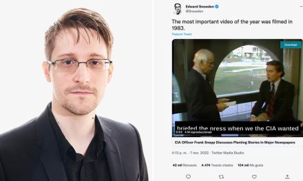 Revela Snowden cómo un agente de la CIA admite en video haber plantado historias falsas en los medios