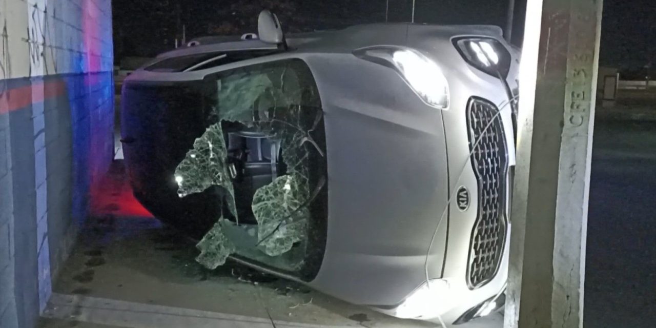 Conductora en estado de ebriedad termina volcada en Saltillo… milagrosamente sale ilesa