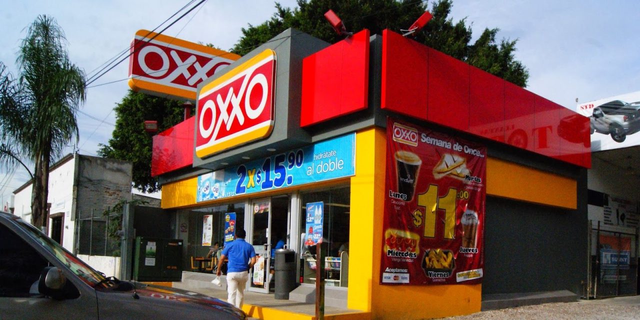 AMLO exige a dueño de Oxxo explicar por qué el aumento en precios