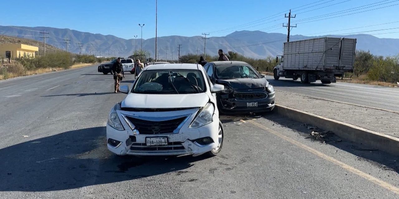 Se reportan daños y personas lesionadas en accidente en Arteaga