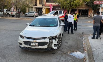 Vehículos dañados y mujeres con lesiones fue el saldo de un accidente vial en Saltillo