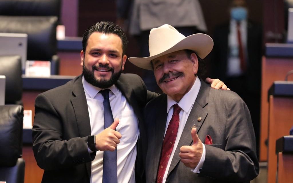 Felicita Alberto Hurtado al senador Armando Guadiana por su triufo como Coordinador de los Comités de la 4T