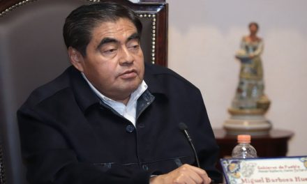 Lamenta AMLO fallecimiento de Miguel Barbosa, gobernador del estado de Puebla