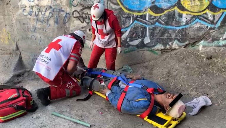 Cae a un arroyo en Saltillo y estuvo atrapado desde el sábado