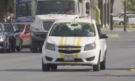 Por entregar 50 concesiones de taxis en Ramos Arizpe