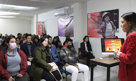 450 coahuilenses graduados de Diplomado en Negocios