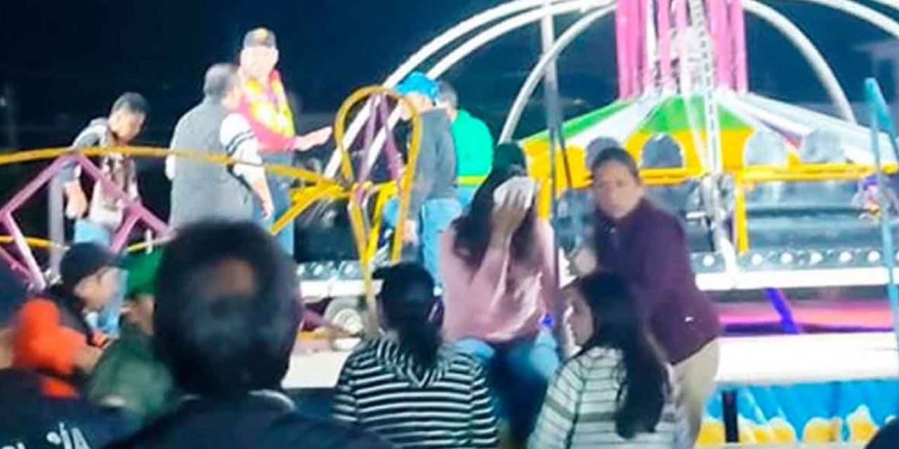 Falla juego mecánico y adolescente cae de 5 metros de altura en Hidalgo