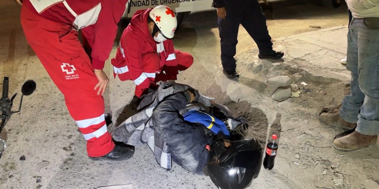Despistada conductora lesiona a motociclistas en Saltillo