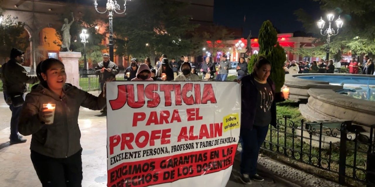Se manifiestan a favor del Profe Alain en Saltillo