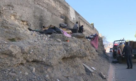 Policia desmantela campamento improvisado de migrantes en Saltillo