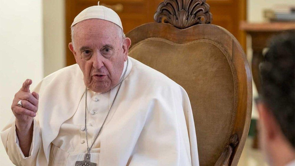 ‘Firmé mi renuncia’; Papa Francisco podría dejar el Vaticano