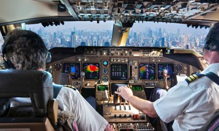 ¿Qué sucede si un piloto se enferma o muere durante el vuelo?