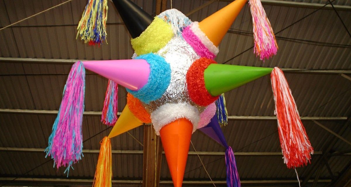 Escasean materias primas para piñatas en Saltillo