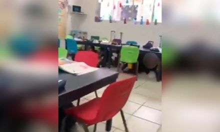 Video: Maestra utiliza canción de Taylor Swift para calmar a los niños durante una balacera en Sonora