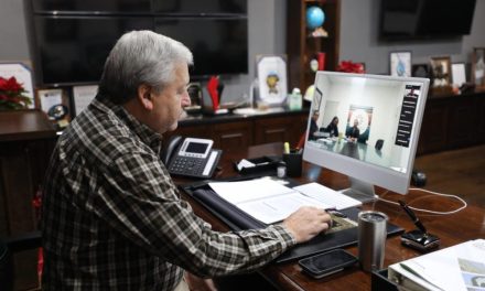 Chema Fraustro destaca labor de la niñez saltillense