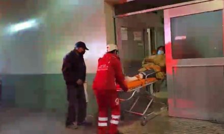 ‘Auto Fantasma’ arrolla a mujer y escapa en pleno V. Carranza