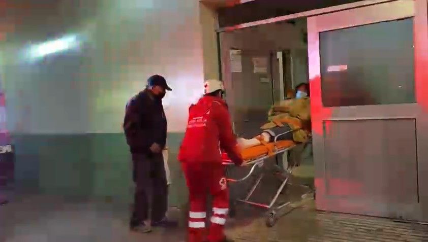 ‘Auto Fantasma’ arrolla a mujer y escapa en pleno V. Carranza
