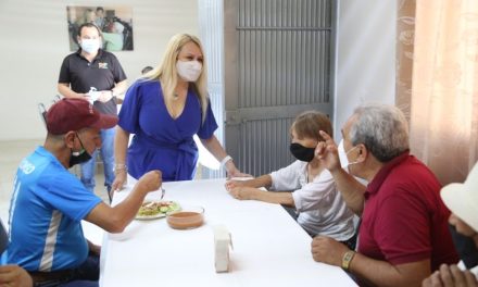 Apoyo incondicional; DIF Coahuila brinda alimentos a adultos mayores