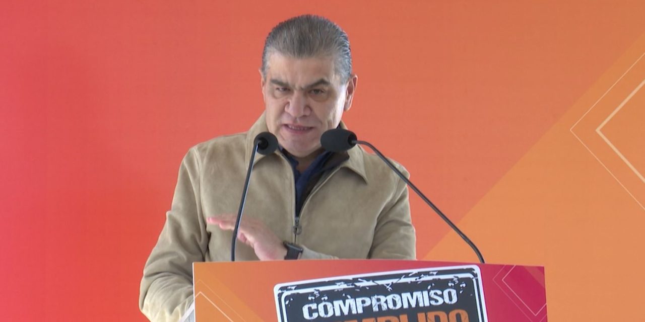 Miguel Riquelme reconoce a empresarios locales