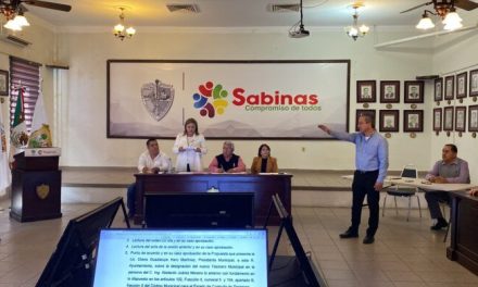 Toma protesta tesorero de Sabinas