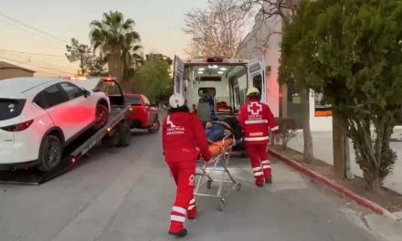 Mujer termina en el hospital tras grave accidente al norte de Saltillo