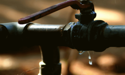 Sin agua los vecinos de la colonia Álamos del Bosque