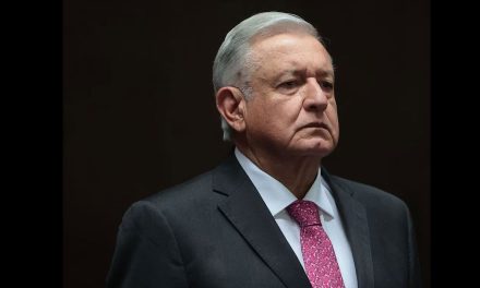 AMLO arremete contra Lorenzo Córdova por plan B de reforma al INE, ‘es un farsante’, asegura