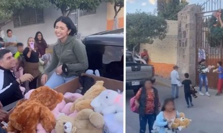 Ángela y Leonardo Aguilar regalan juguetes a niños de Zacatecas