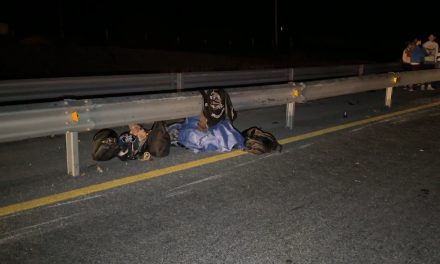 Motociclista pierde la vida en carretera a Torreón… venía de la Bendición de Cascos