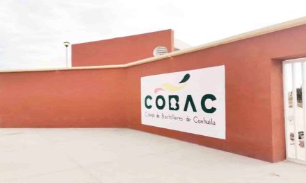 Reconocen a bicampeonas de fútbol americano femenil en del COBAC